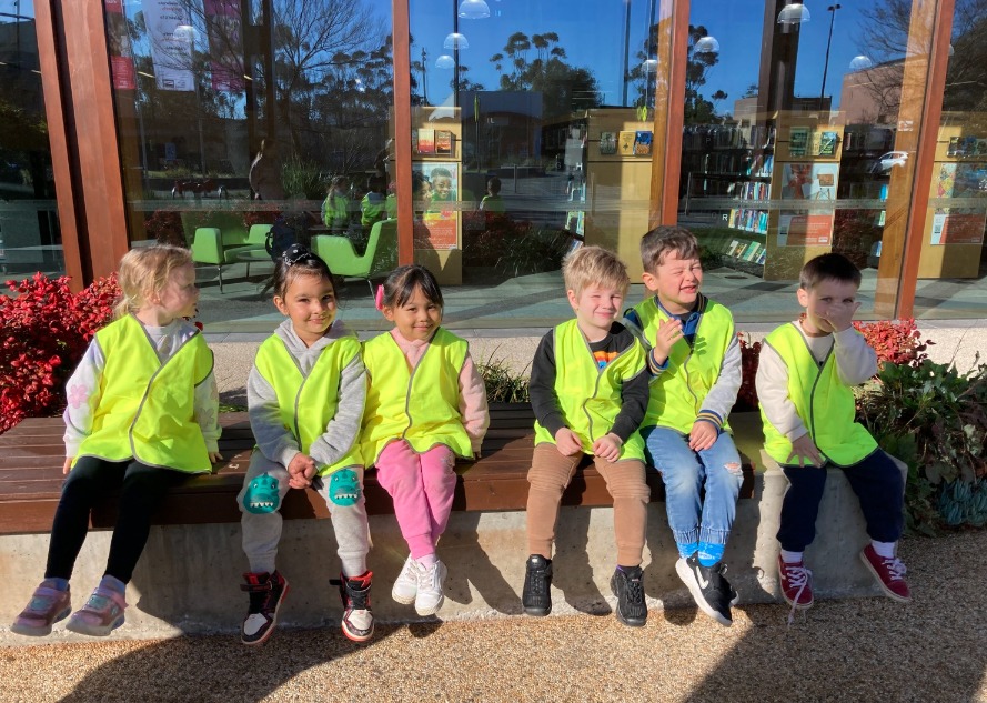kinder kids in melton library excursion